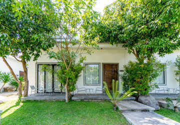 10 Bedroom Hotel For Sale - Sala Kamreuk, Siem Reap thumbnail