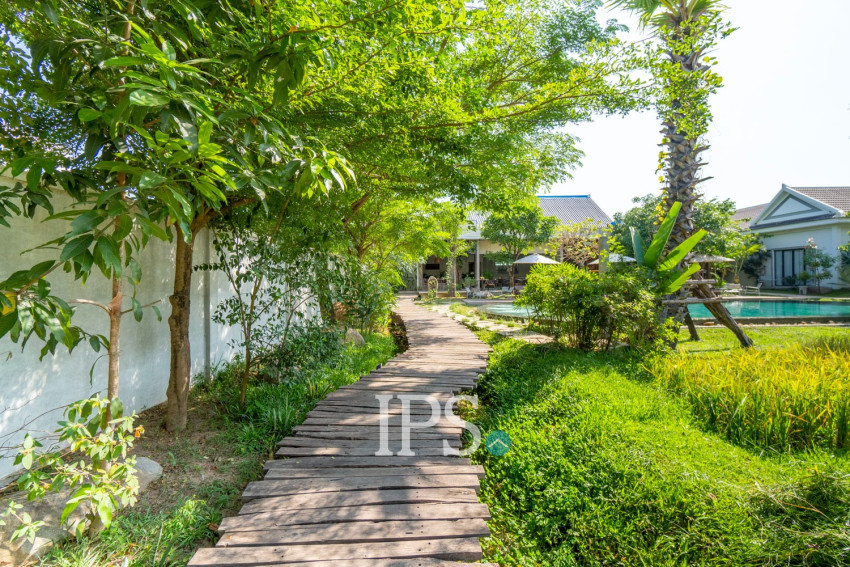 10 Bedroom Hotel For Sale - Sala Kamreuk, Siem Reap