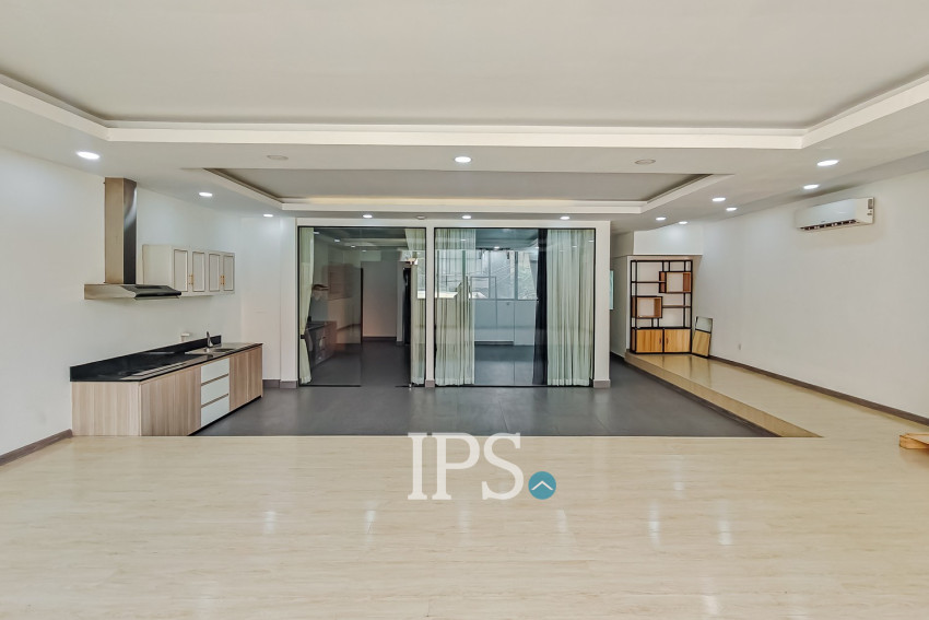 2 Bedroom Apartment For Rent - BKK1, Phnom Penh