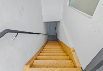 2 Bedroom Apartment For Rent - BKK1, Phnom Penh thumbnail