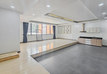 2 Bedroom Apartment For Rent - BKK1, Phnom Penh thumbnail