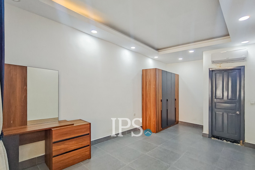 2 Bedroom Apartment For Rent - BKK1, Phnom Penh