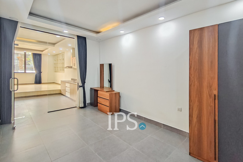 2 Bedroom Apartment For Rent - BKK1, Phnom Penh