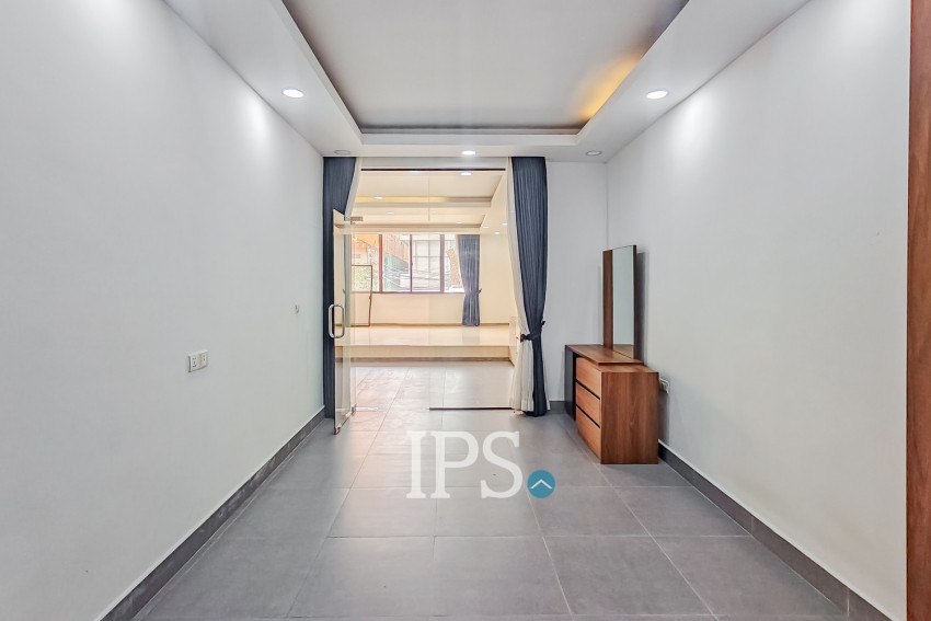 2 Bedroom Apartment For Rent - BKK1, Phnom Penh