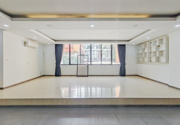 2 Bedroom Apartment For Rent - BKK1, Phnom Penh thumbnail