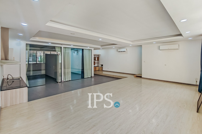 2 Bedroom Apartment For Rent - BKK1, Phnom Penh