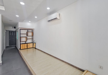 2 Bedroom Apartment For Rent - BKK1, Phnom Penh thumbnail