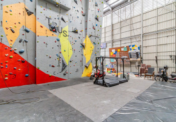 375 Sqm Warehouse For Rent - Toul Tum Poung 1, Phnom Penh thumbnail