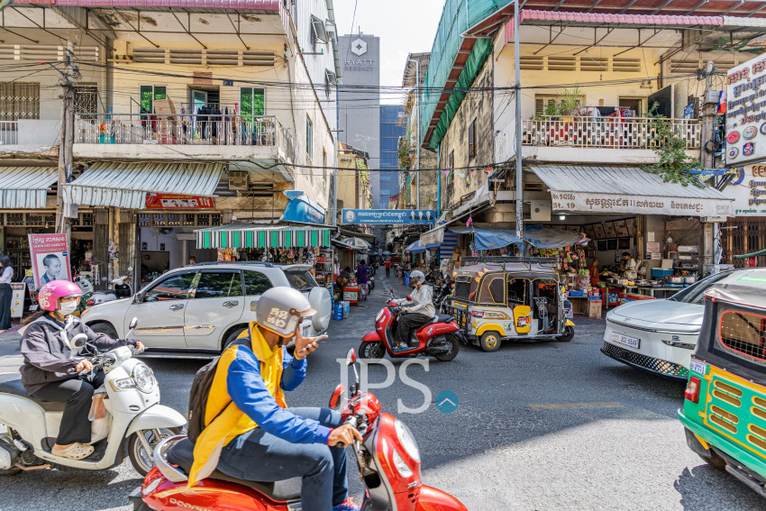 Renovated Duplex 4 Bedroom Apartment For Sale - Chey Chumneah, Phnom Penh