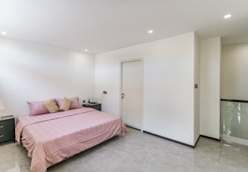 2 Bedroom Duplex  Apartment For Rent - One Park, Srah Chork, Phnom Penh thumbnail