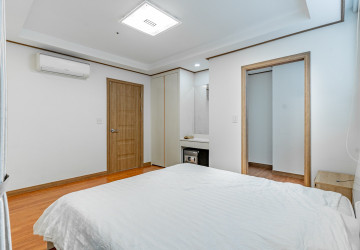 24th Floor 1 Bedroom Condo For Sale - De Castle Royal, BKK1, Phnom Penh thumbnail