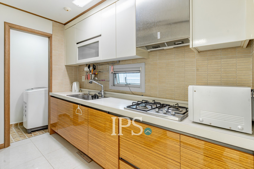 24th Floor 1 Bedroom Condo For Sale - De Castle Royal, BKK1, Phnom Penh