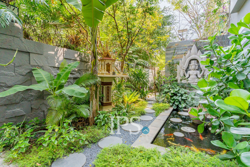 6 Bedroom Villa For Rent - Russey Keo, Phnom Penh