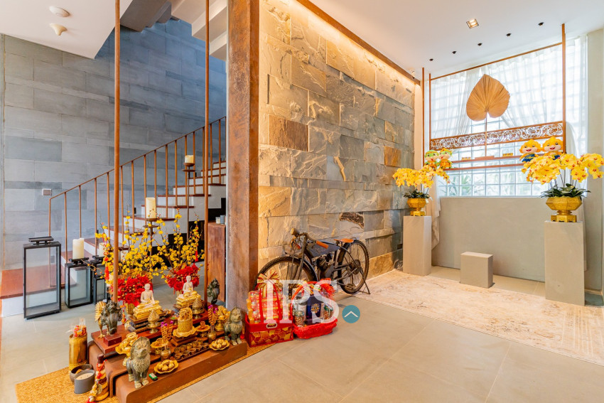 6 Bedroom Villa For Rent - Russey Keo, Phnom Penh