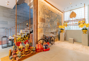 6 Bedroom Villa For Rent - Russey Keo, Phnom Penh thumbnail