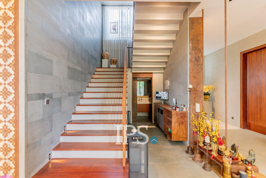 6 Bedroom Villa For Rent - Russey Keo, Phnom Penh