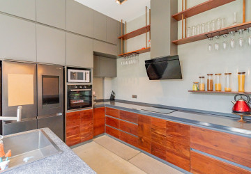 6 Bedroom Villa For Rent - Russey Keo, Phnom Penh thumbnail