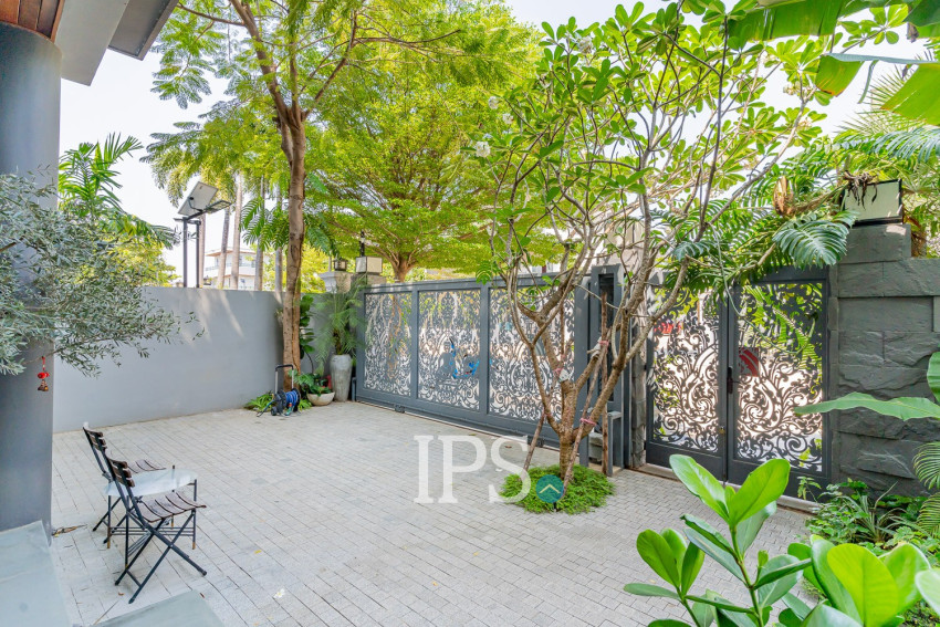 6 Bedroom Villa For Rent - Russey Keo, Phnom Penh
