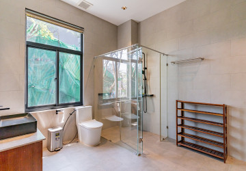 6 Bedroom Villa For Rent - Russey Keo, Phnom Penh thumbnail