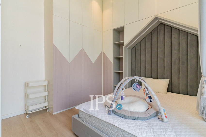 6 Bedroom Villa For Rent - Russey Keo, Phnom Penh