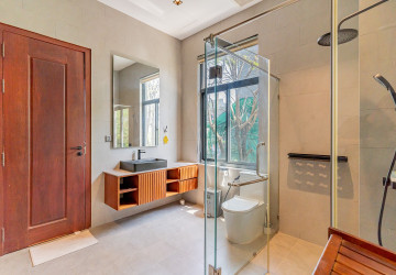 6 Bedroom Villa For Rent - Russey Keo, Phnom Penh thumbnail