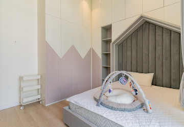 6 Bedroom Villa For Rent - Russey Keo, Phnom Penh thumbnail