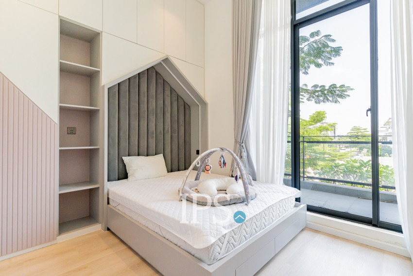 6 Bedroom Villa For Rent - Russey Keo, Phnom Penh