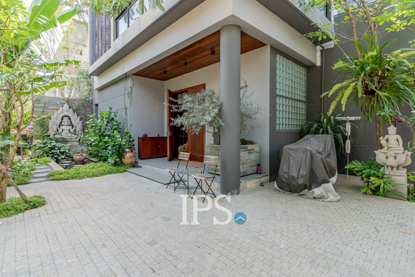 6 Bedroom Villa For Rent - Russey Keo, Phnom Penh