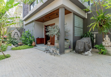 6 Bedroom Villa For Rent - Russey Keo, Phnom Penh thumbnail