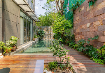 6 Bedroom Villa For Rent - Russey Keo, Phnom Penh thumbnail