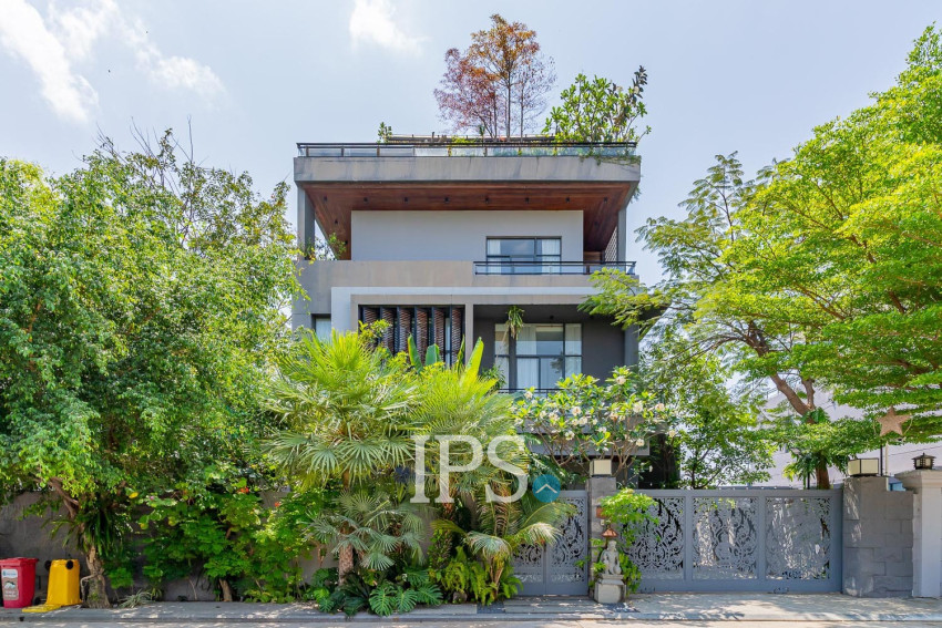6 Bedroom Villa For Rent - Russey Keo, Phnom Penh