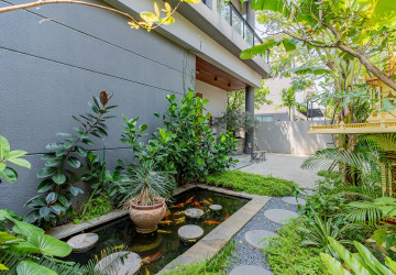 6 Bedroom Villa For Rent - Russey Keo, Phnom Penh thumbnail