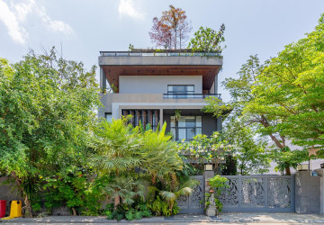 6 Bedroom Villa For Rent - Russey Keo, Phnom Penh thumbnail