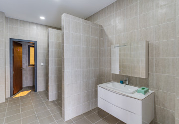 2 Bedroom Serviced Apartment For Rent - Boeung Kak 2, Phnom Penh thumbnail