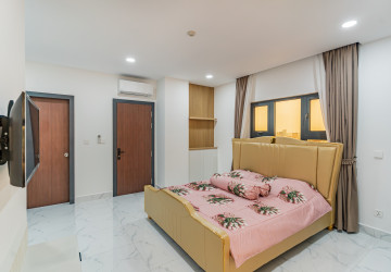 2 Bedroom Serviced Apartment For Rent - Boeung Kak 2, Phnom Penh thumbnail