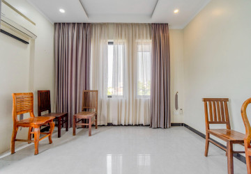 10 Bedroom Guesthouse For Rent - Svay Dangkum, Siem Reap thumbnail