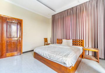 10 Bedroom Guesthouse For Rent - Svay Dangkum, Siem Reap thumbnail