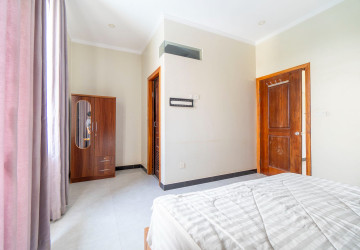 10 Bedroom Guesthouse For Rent - Svay Dangkum, Siem Reap thumbnail