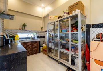 10 Bedroom Guesthouse For Rent - Svay Dangkum, Siem Reap thumbnail