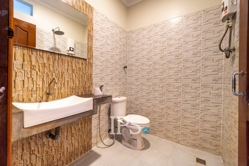 10 Bedroom Guesthouse For Rent - Svay Dangkum, Siem Reap