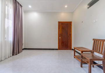 10 Bedroom Guesthouse For Rent - Svay Dangkum, Siem Reap thumbnail