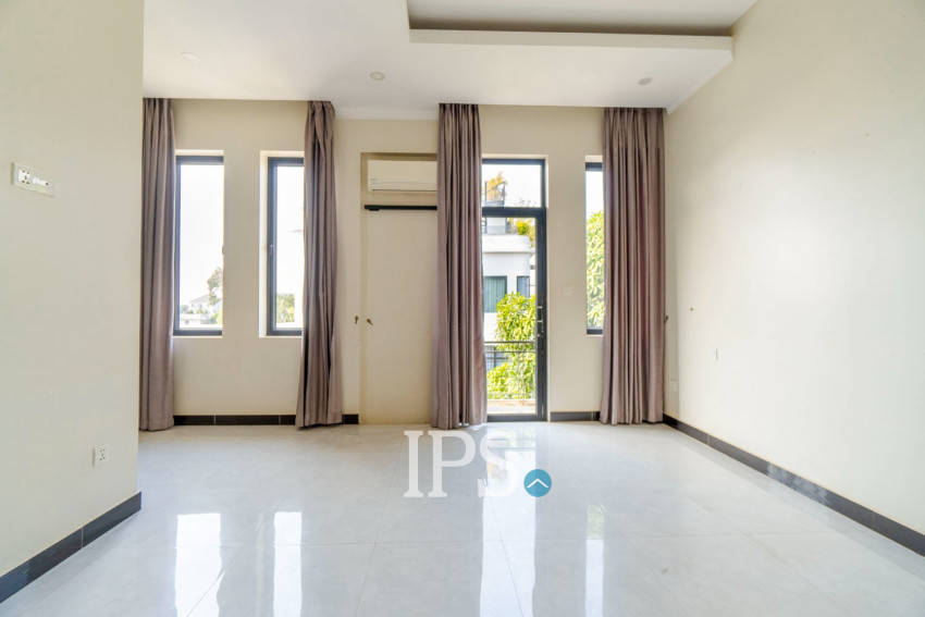 10 Bedroom Guesthouse For Rent - Svay Dangkum, Siem Reap