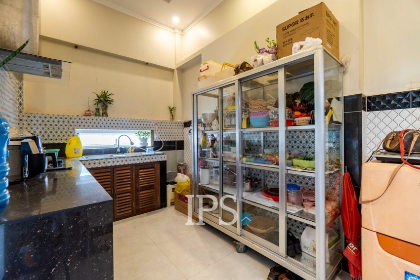 10 Bedroom Guesthouse For Rent - Svay Dangkum, Siem Reap