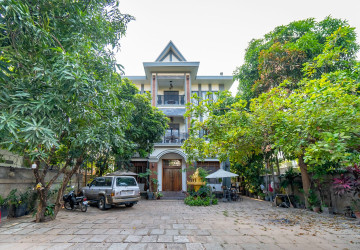 10 Bedroom Guesthouse For Rent - Svay Dangkum, Siem Reap thumbnail