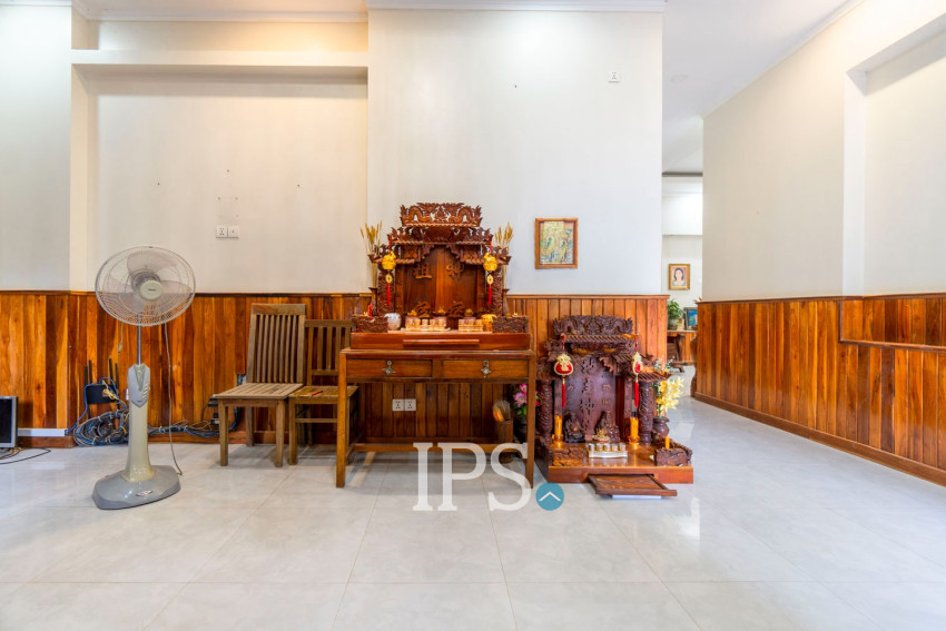 10 Bedroom Guesthouse For Rent - Svay Dangkum, Siem Reap