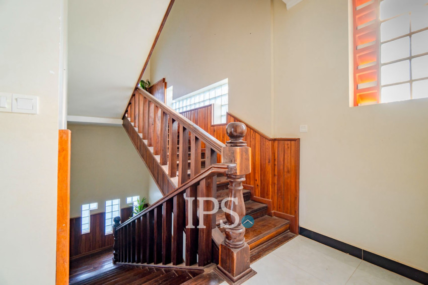 10 Bedroom Guesthouse For Rent - Svay Dangkum, Siem Reap