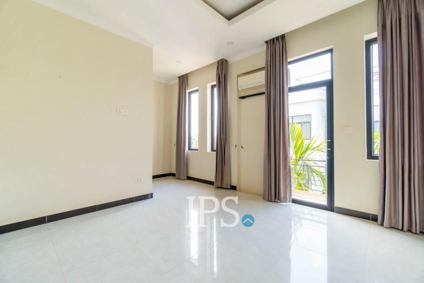 10 Bedroom Guesthouse For Rent - Svay Dangkum, Siem Reap