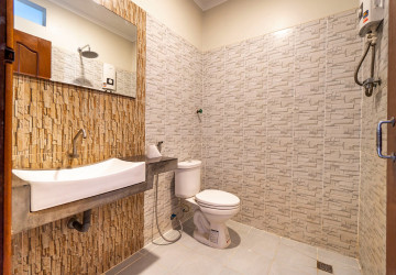 10 Bedroom Guesthouse For Rent - Svay Dangkum, Siem Reap thumbnail