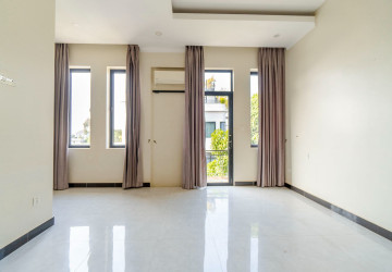 10 Bedroom Guesthouse For Rent - Svay Dangkum, Siem Reap thumbnail