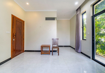 10 Bedroom Guesthouse For Rent - Svay Dangkum, Siem Reap thumbnail